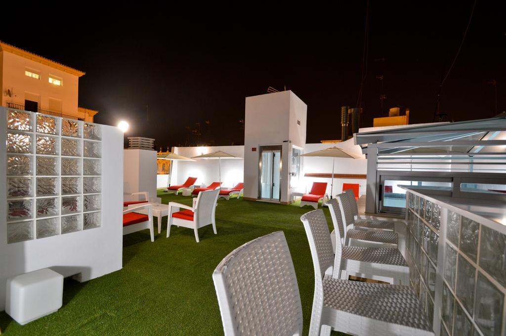 The Zentral Arenal Suites Séville Extérieur photo