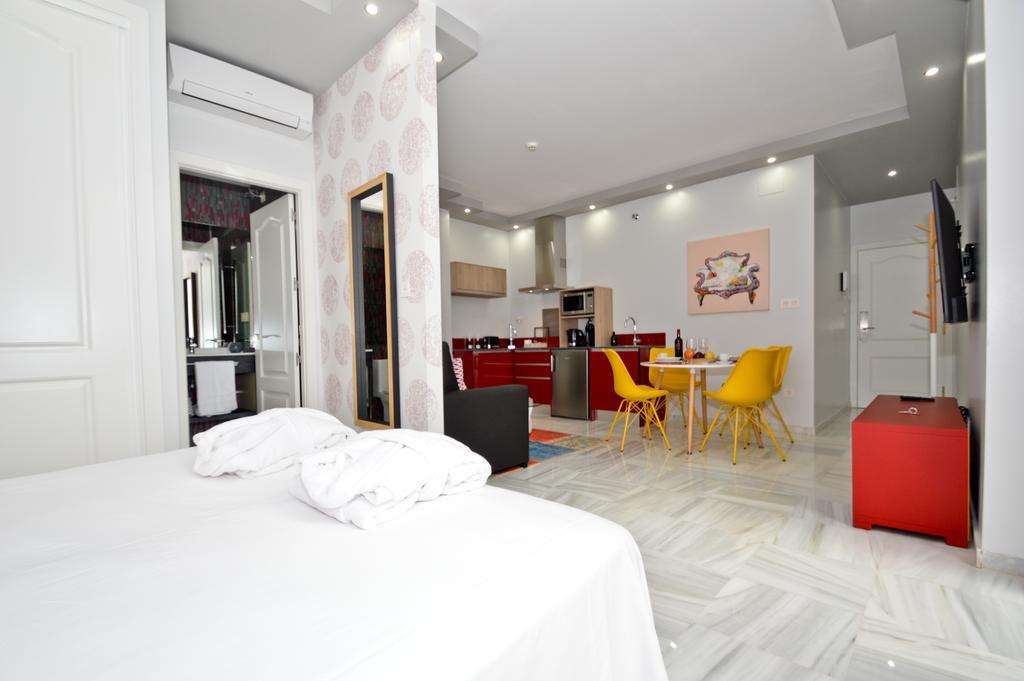 The Zentral Arenal Suites Séville Extérieur photo