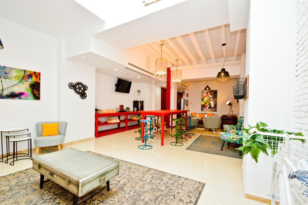 The Zentral Arenal Suites Séville Extérieur photo