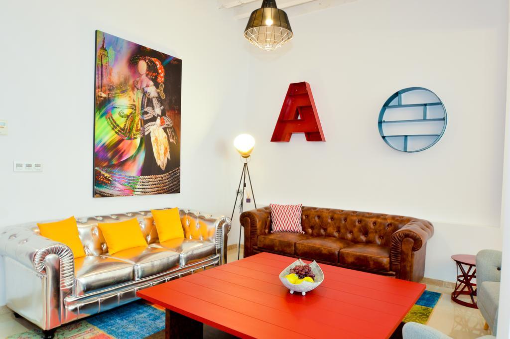 The Zentral Arenal Suites Séville Extérieur photo